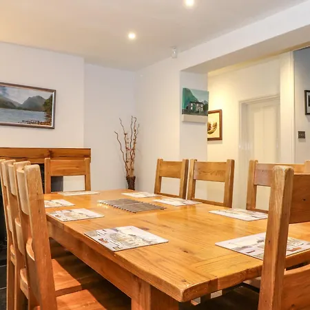 Coombe Holiday home