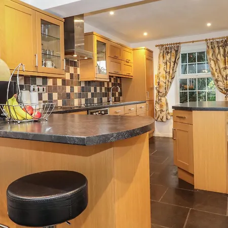 Holiday home Coombe