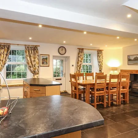 Holiday home Coombe