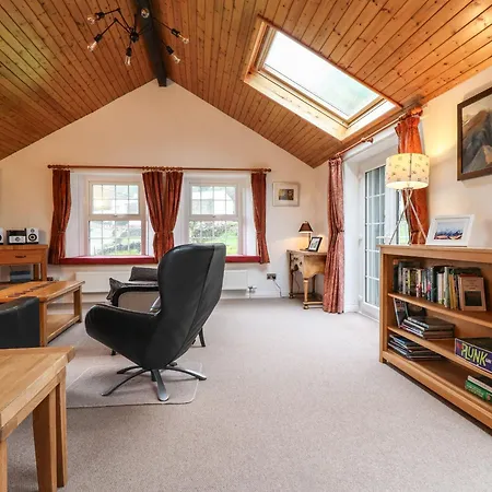 Coombe Holiday home *