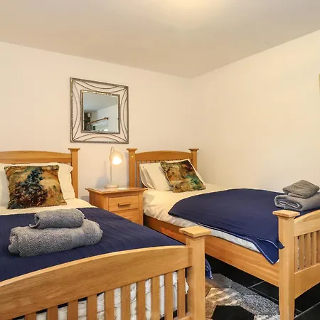 Coombe 博罗代尔谷