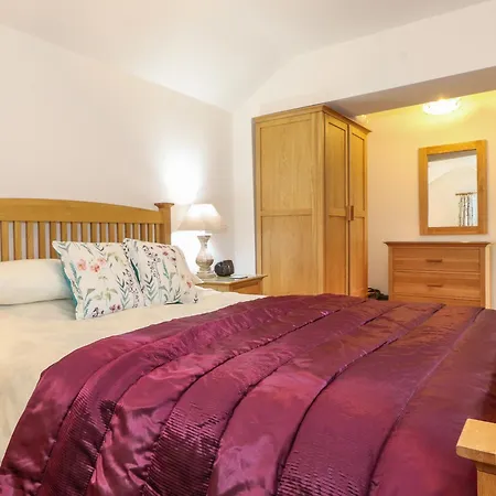 Coombe 博罗代尔谷