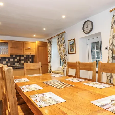 Coombe * 博罗代尔谷