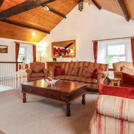 Coombe 博罗代尔谷