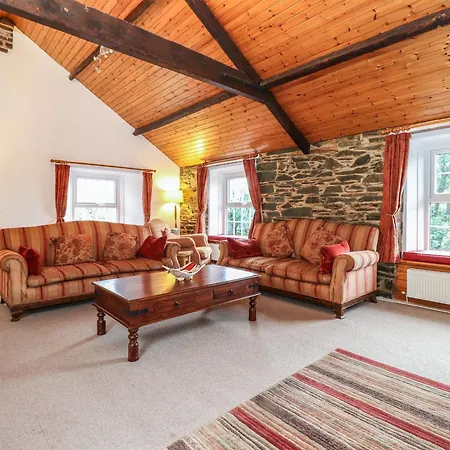 Coombe 博罗代尔谷