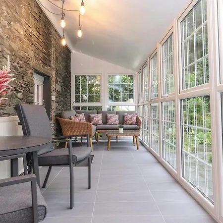 Coombe * 博罗代尔谷