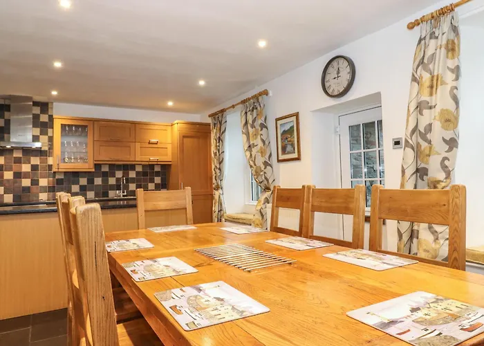 Coombe * Borrowdale Valley